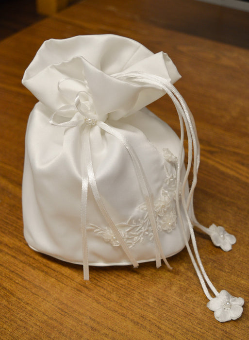 Girls Silky Drawstring Accessory Bag with Floral Embroidery – Perfect for Communion & Flower Girls