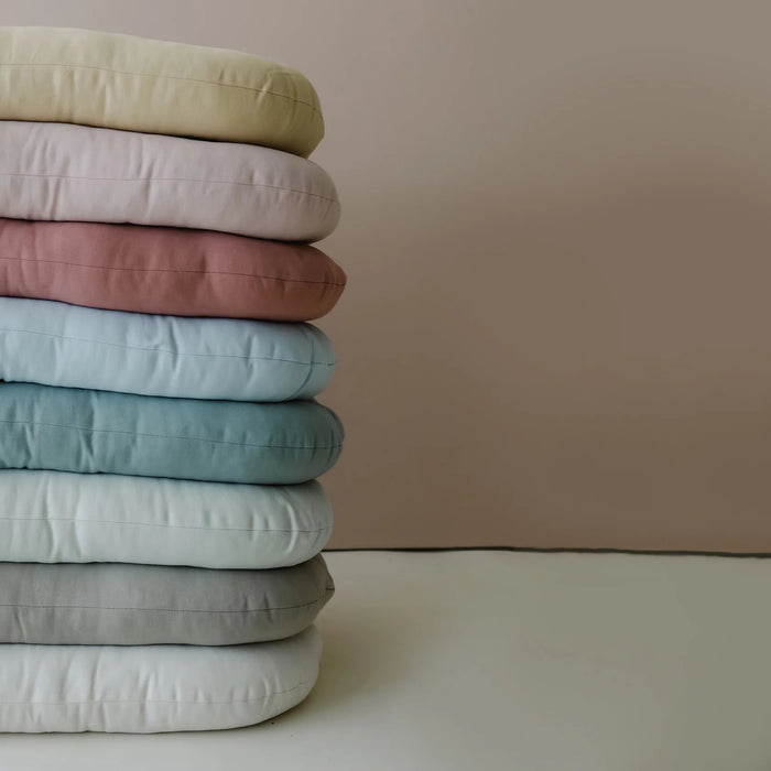 Coussin à langer et nid douillet pour nouveau-nés et bébés Snuggle Me avec coton biologique